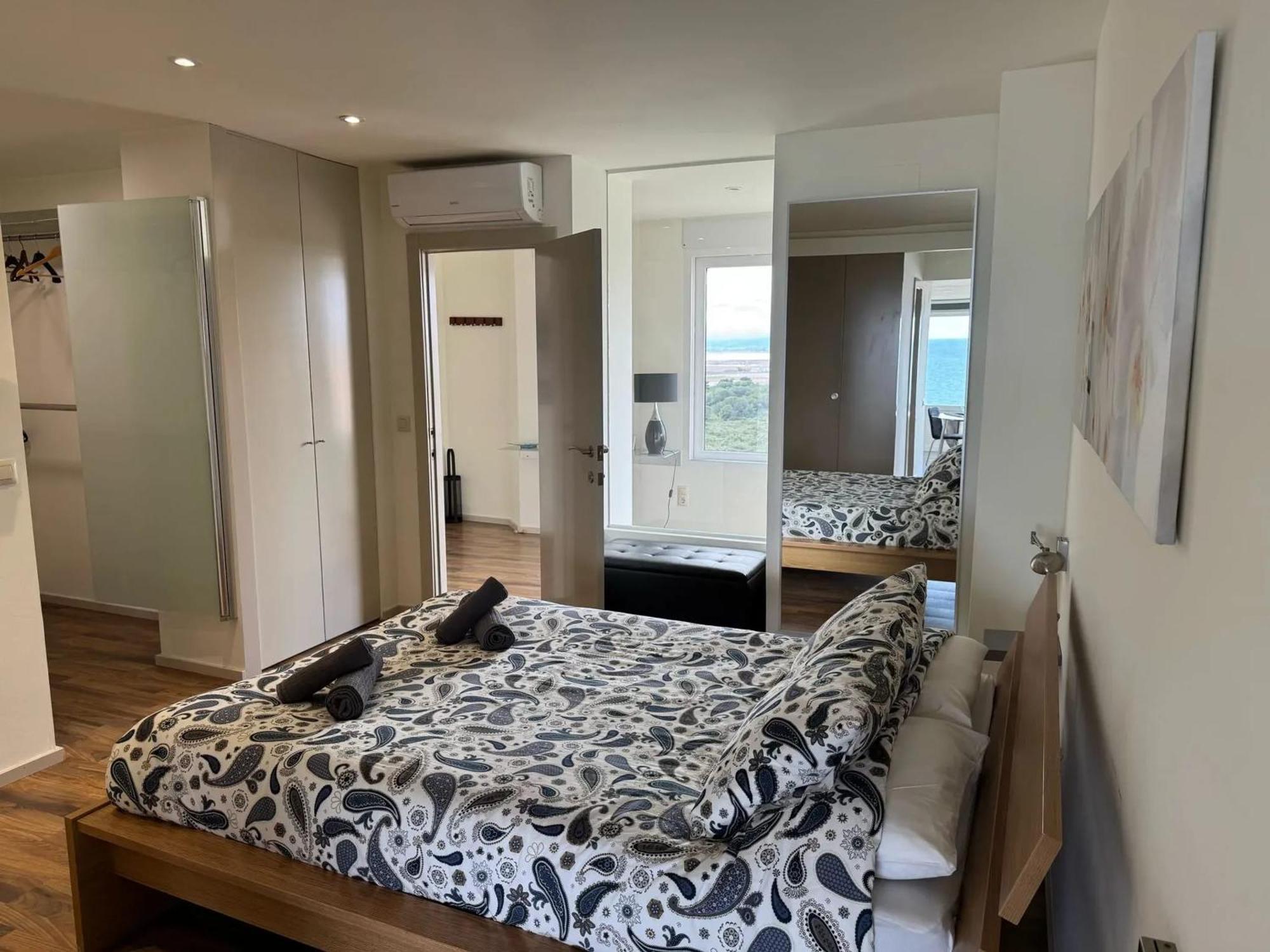 Spacious Apartment In Valencia With Sea View - 160 Sqm Eksteriør bilde